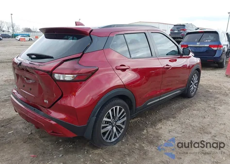 2021 Nissan Kicks Sr Xtronic Cvt z USA, uszkodzony, nr VIN 3N1CP5DV8ML495233